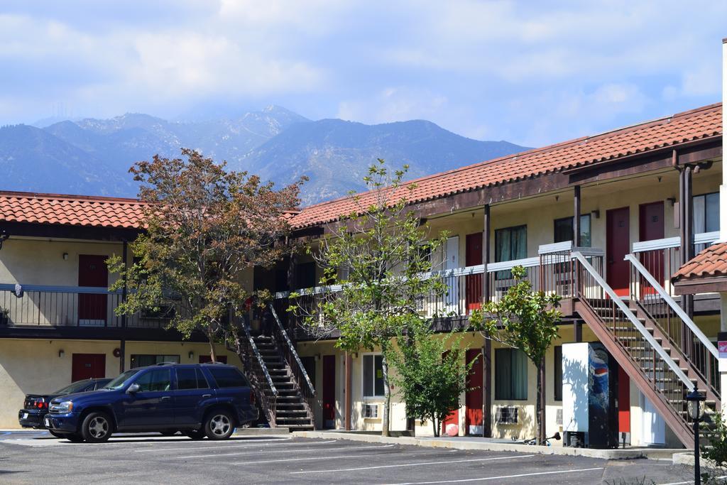 Pasadena Lodge المظهر الخارجي الصورة
